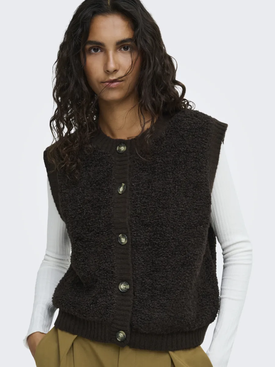 jdy-jdyeira-life-s-l-on-button-vest-knt-15359800-chocolate-torte-chocolade-2 JDY-JDYEIRA LIFE S/L ON BUTTON VEST KNT-15359800-Chocolate Torte-CHOCOLADE