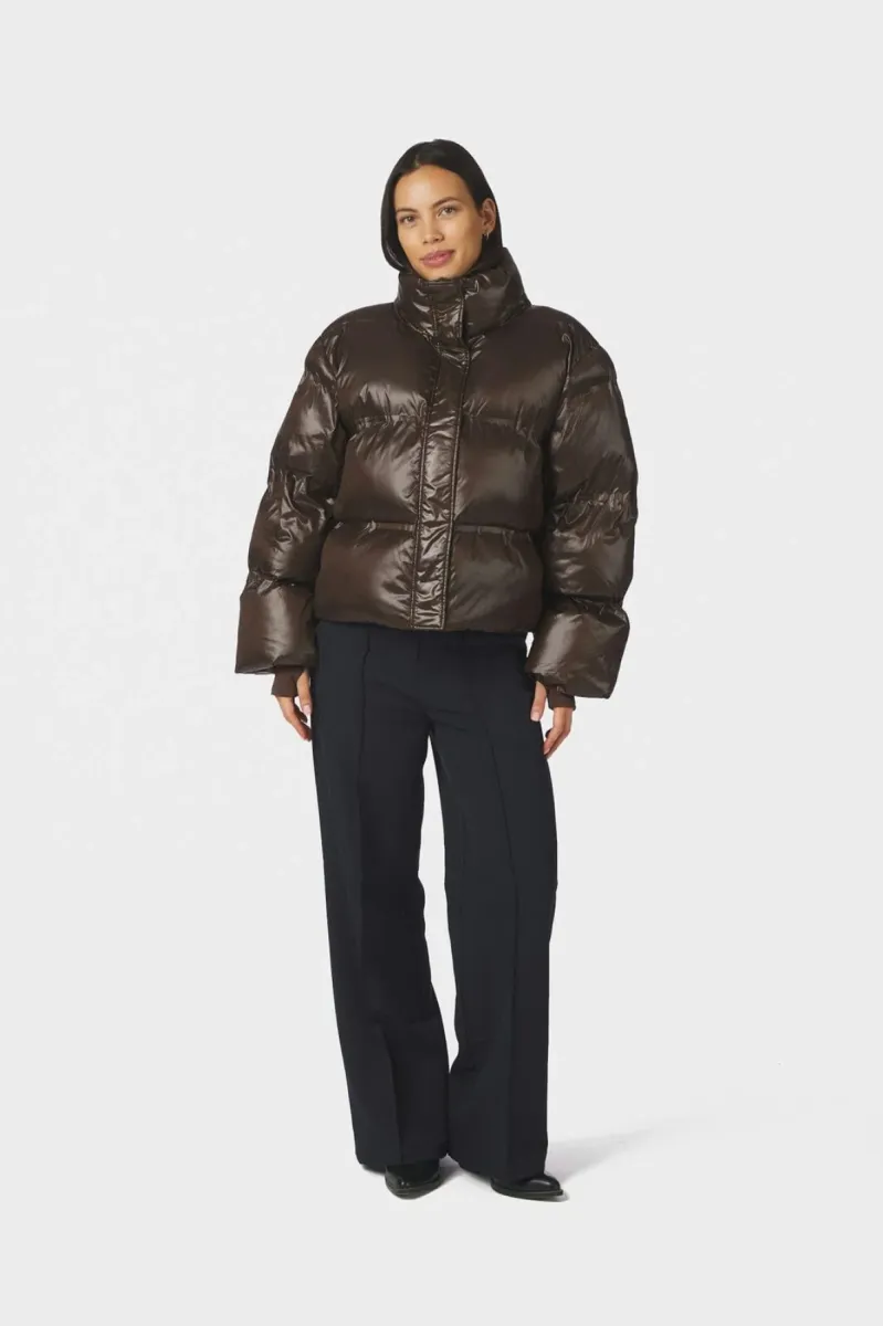 neo-noir-rhea-shiny-puffer-jacket-165094-584-chocolate-brown-chocolade-3 Neo Noir-Rhea Shiny Puffer Jacket-165094-584 Chocolate Brown-CHOCOLADE