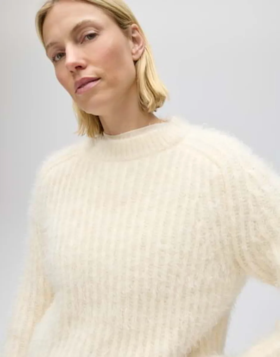 opus-pontes-10633714572475-1006-soft-cream-creme-2 Opus-Pontes-10633714572475-1006 Soft cream-CREME