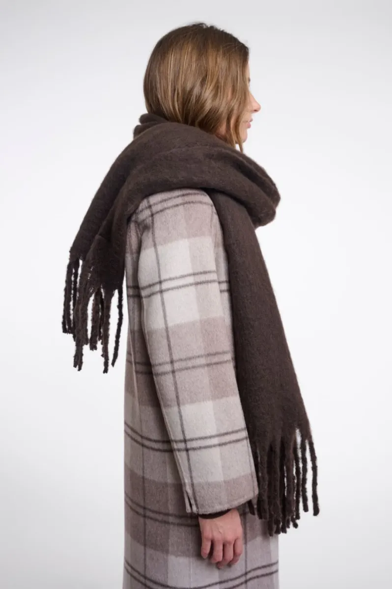 rino-pelle-sccarf-with-fringes-gella7002612-11104-peated-bruin-2 RINO & PELLE-Sccarf With Fringes-Gella.7002612-11104 Peated-BRUIN