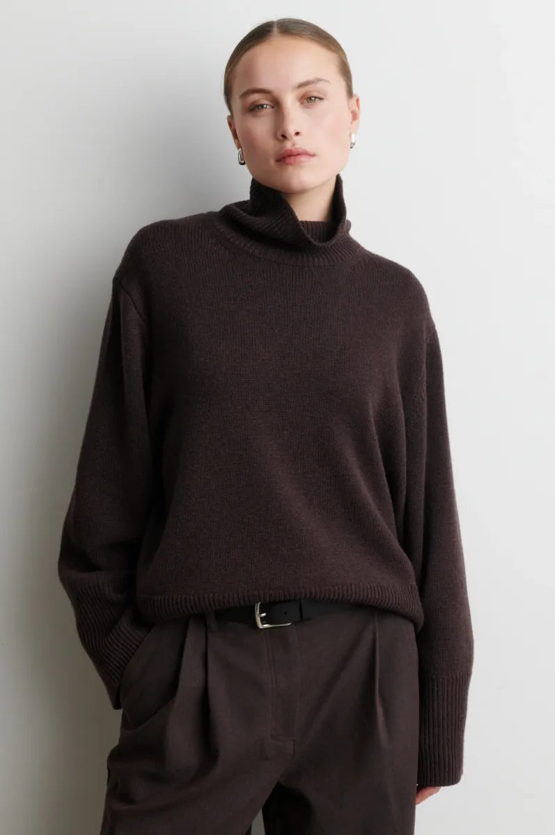 second-female-apha-knit-t-neck-61110-6146-dark-brown-donker-bruin-1 Second Female-Apha Knit T-neck-61110-6146 Dark Brown-DONKER BRUIN