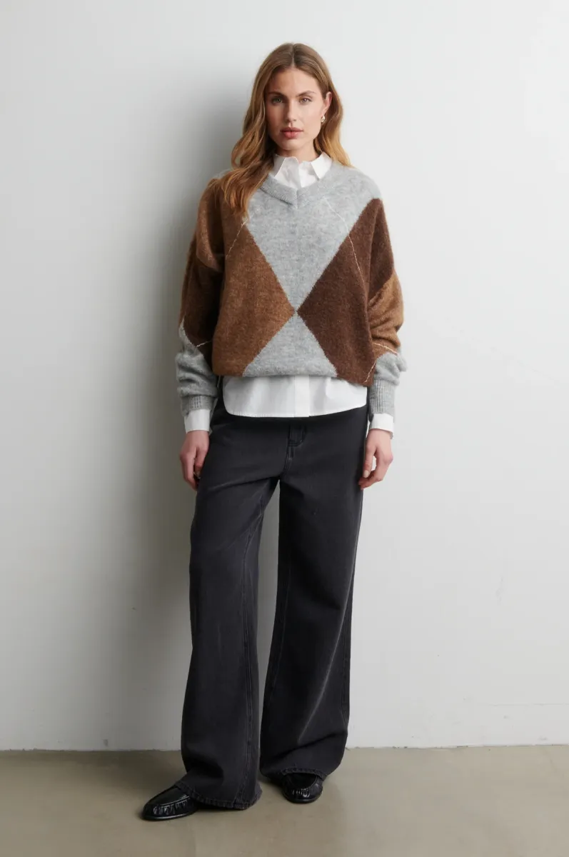 second-female-forca-knit-v-neck-61034-7001-light-grey-melange-licht-parel-grijs-5 Second Female-Forca Knit V-neck-61034-7001 Light Grey Melange-LICHT-/PAREL GRIJS