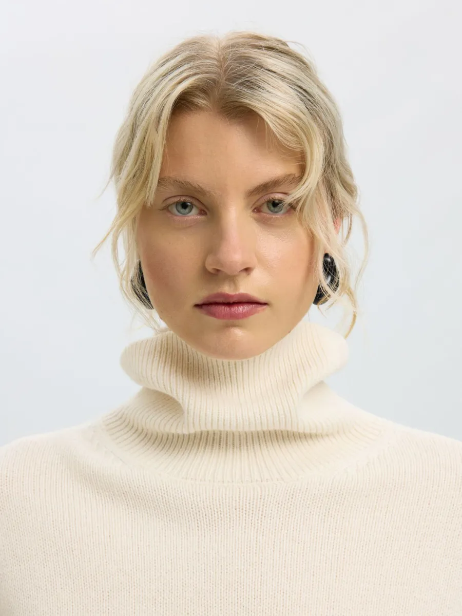 selected-femme-slwellie-ls-knit-roll-neck-16101825-egret-creme-2 Selected Femme-SLWELLIE LS KNIT ROLL NECK-16101825-Egret-CREME