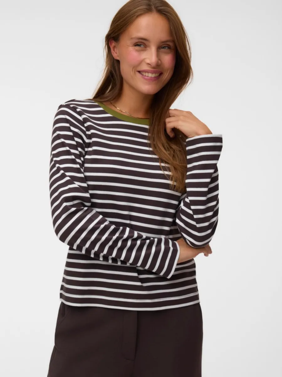 vero-moda-vmbopha-ls-o-neck-contrast-top-jrs-10351555-chocolate-torte-chocolade-1 VERO MODA-VMBOPHA LS O-NECK CONTRAST TOP JRS-10351555-Chocolate Torte-CHOCOLADE