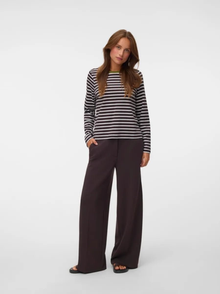 vero-moda-vmbopha-ls-o-neck-contrast-top-jrs-10351555-chocolate-torte-chocolade-3 VERO MODA-VMBOPHA LS O-NECK CONTRAST TOP JRS-10351555-Chocolate Torte-CHOCOLADE