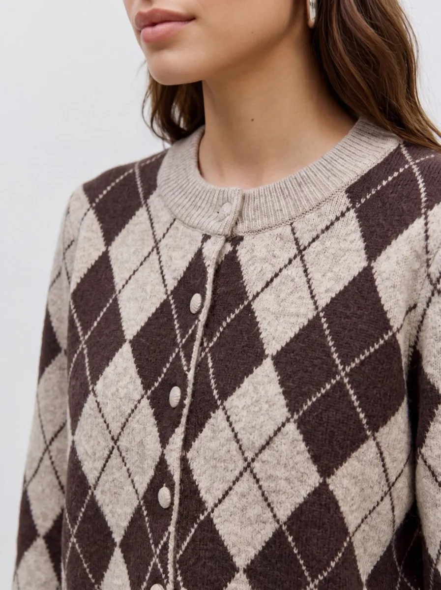 vero-moda-vmhalo-ls-o-neck-argyle-cardigan-bo-10349316-birch-patern-chocolate-torte-creme-1 VERO MODA-VMHALO LS O-NECK ARGYLE CARDIGAN BO-10349316-Birch Patern Chocolate Torte-CREME