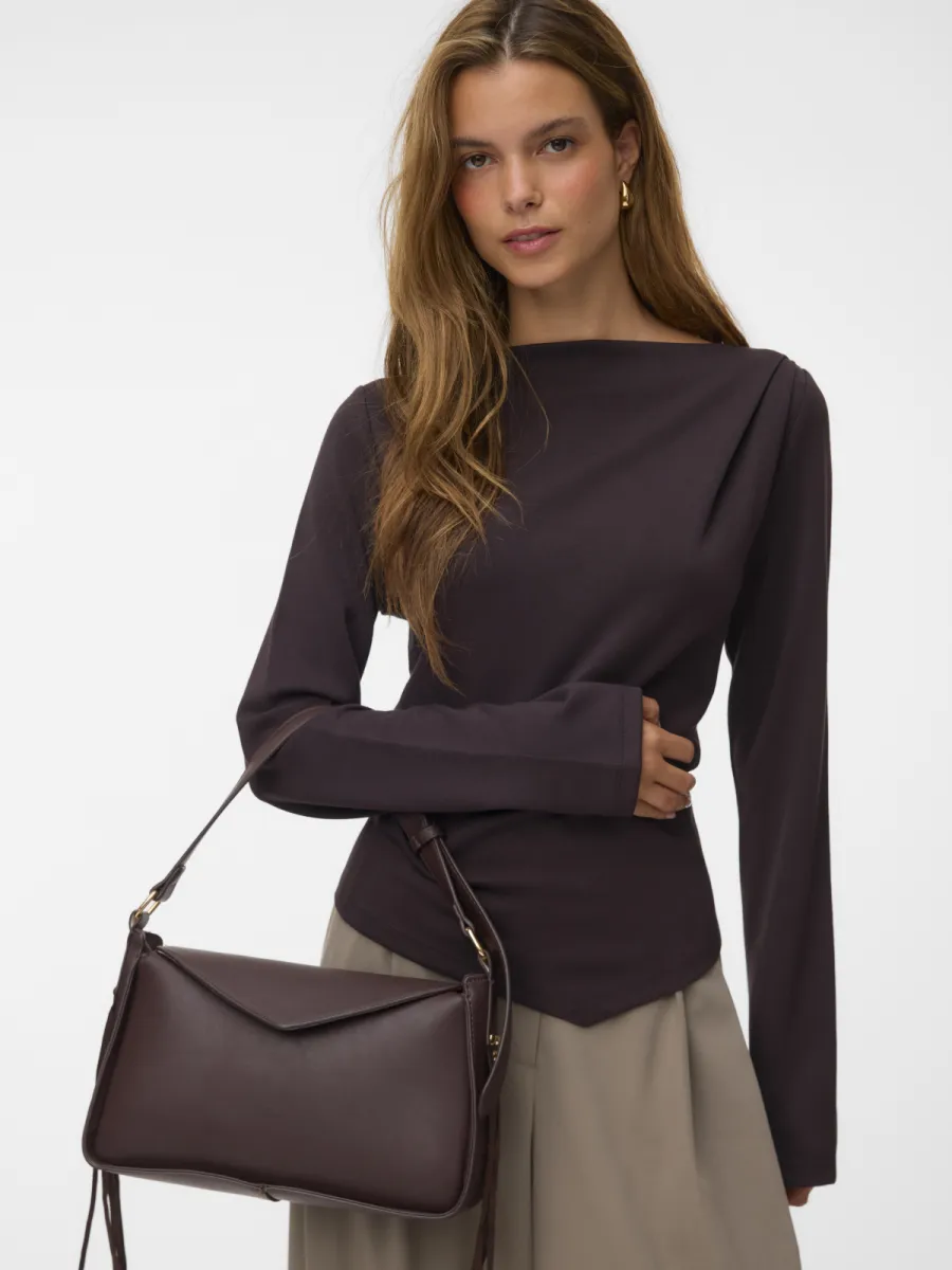 vero-moda-vmmille-ls-boatneck-short-top-jrs-n-10348523-choclate-torte-chocolade-1 VERO MODA-VMMILLE LS BOATNECK SHORT TOP JRS N-10348523-Choclate Torte-CHOCOLADE