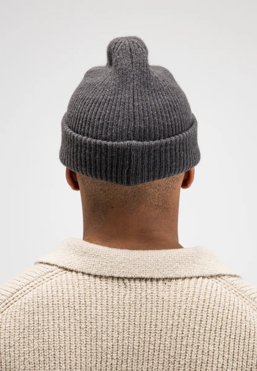 butcher-of-blue-army-wool-hook-beanie-m2629004-9001-agatha-grey-donker-grijs-grafiet-3 BUTCHER OF BLUE-Army wool hook beanie-M2629004-9001 Agatha grey-DONKER GRIJS/GRAFIET