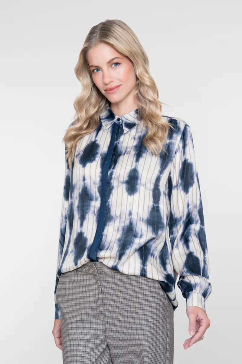 geisha-blouse-63902-20-685-dark-blue-ecru-donker-blauw-1 GEISHA-Blouse-63902-20-685 Dark blue/ecru-DONKER BLAUW