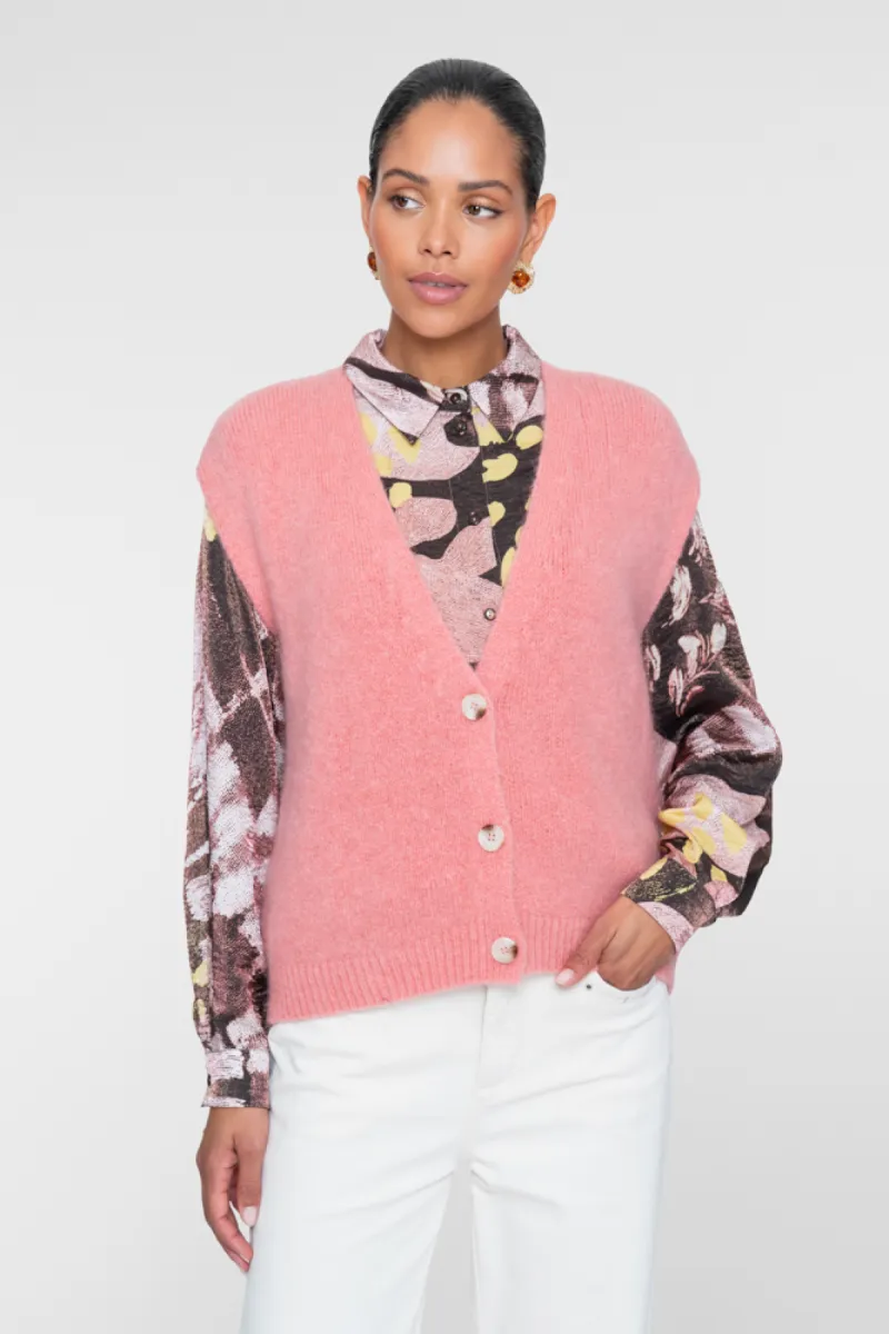 GEISHA-Vest sleeveless-64875-70-225 Salmon-ZALM