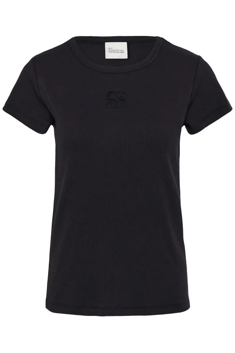 My Essential Wardrobe-09 The Mandy Tee-10704859-100031-ZWART