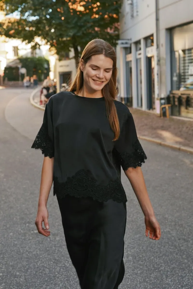 neo-noir-elle-heavy-sateen-lace-top-170661-100-black-black-1 Neo Noir-Elle Heavy Sateen Lace Top-170661-100 Black-BLACK