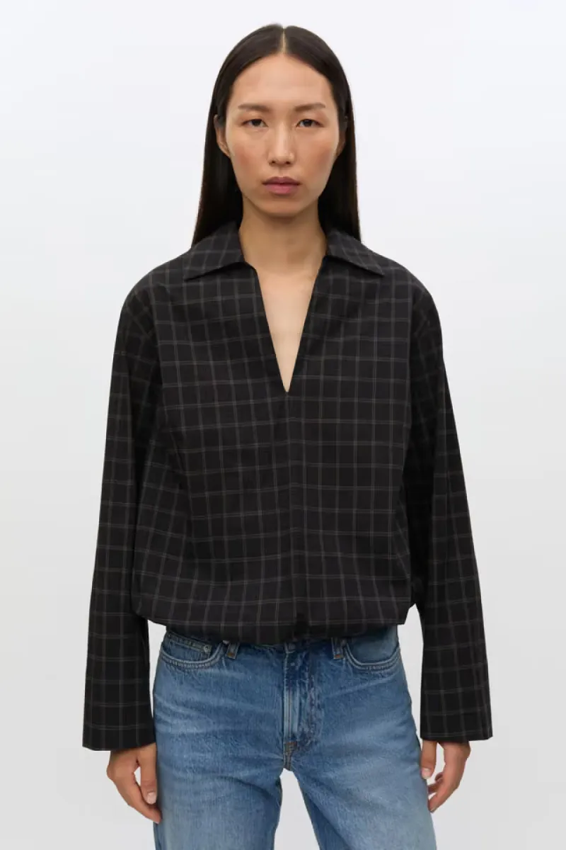 samsoe-samsoe-sadaphne-blouse-15902-f26400091-clr003040-black-ch-zwart-1 Samsoe Samsoe-Sadaphne blouse 15902-F26400091-CLR003040 Black ch.-ZWART