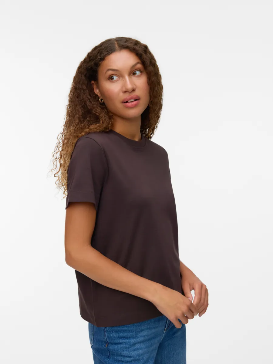 vero-moda-awnaima-ss-o-neck-t-shirt-noos-10294544-chocolate-torte-chocolade-7 VERO MODA-AWNAIMA SS O-NECK T-SHIRT NOOS-10294544-Chocolate Torte-CHOCOLADE
