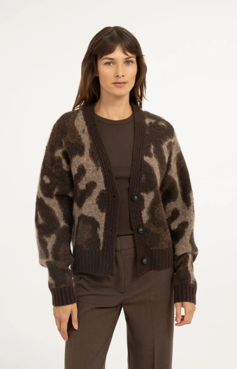 yaya-knitted-cardigan-with-pattern-and-batwing-sleeves-01-010182-610-911191-bruin-1 YAYA-Knitted Cardigan with Pattern and Batwing Sleeves-01-010182-610-911191-BRUIN