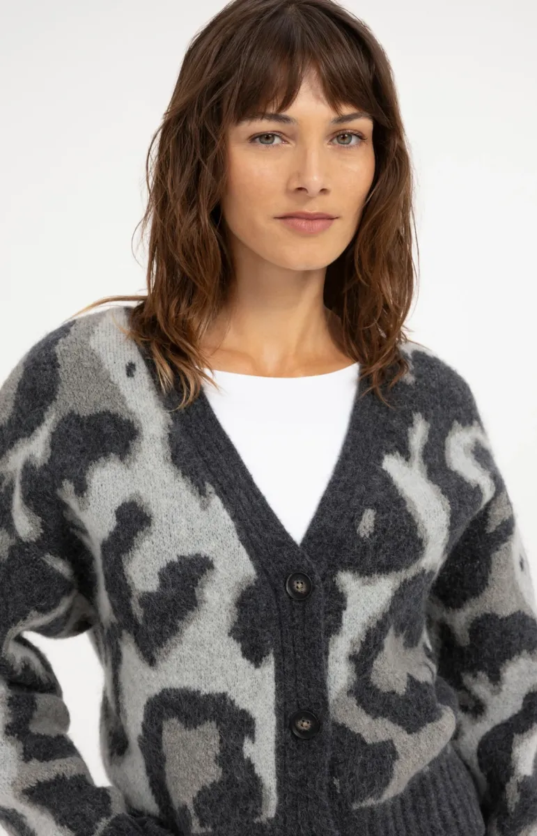 yaya-knitted-cardigan-with-pattern-and-batwing-sleeves-01-010182-610-990881-grijs-2 YAYA-Knitted Cardigan with Pattern and Batwing Sleeves-01-010182-610-990881-GRIJS